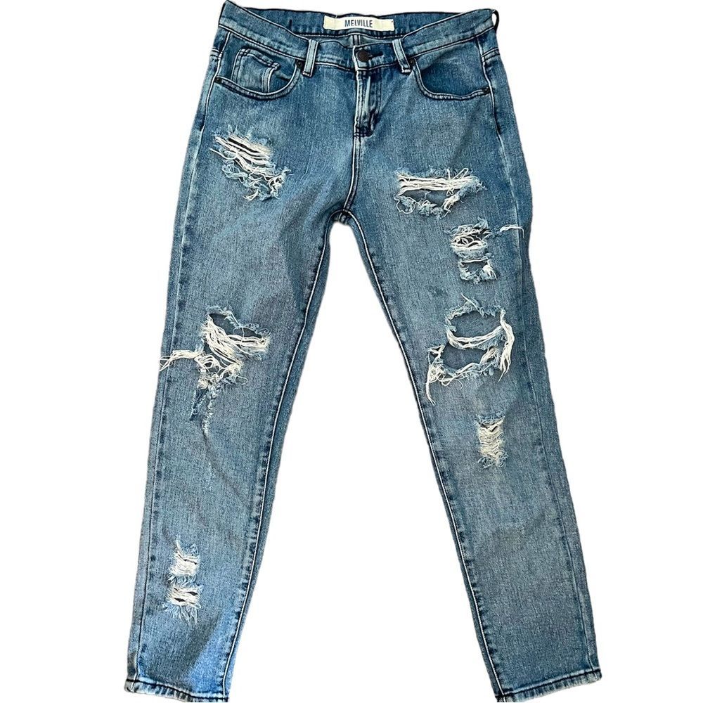 Brandy Melville • Distressed boyfriend jeans